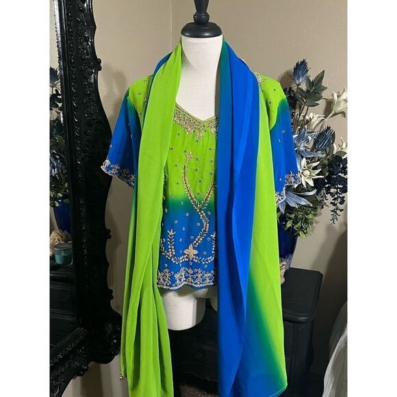 Hindu Inspired Beaded Tunic Blouse with Dupatta Size 40 - Picture 1 of 5